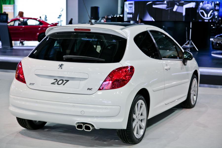  Peugeot 207 2006 года  (фото 2 из 180)